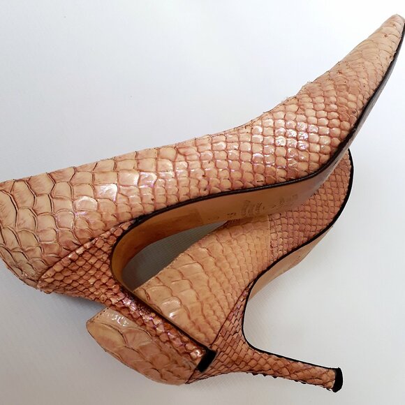 CAVALLINI Leather Pumps with Pointy Toe in Iridescent Pink Snakeskin - Picture 8 of 15